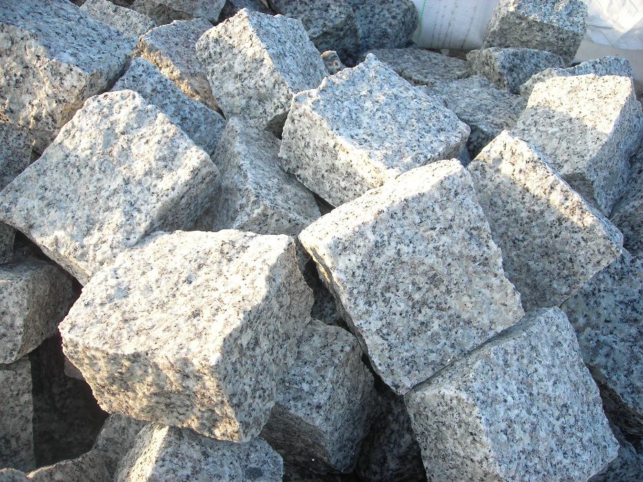 Palisada granitowa 60cm łupana kostka brukowa opornik grys granitowy