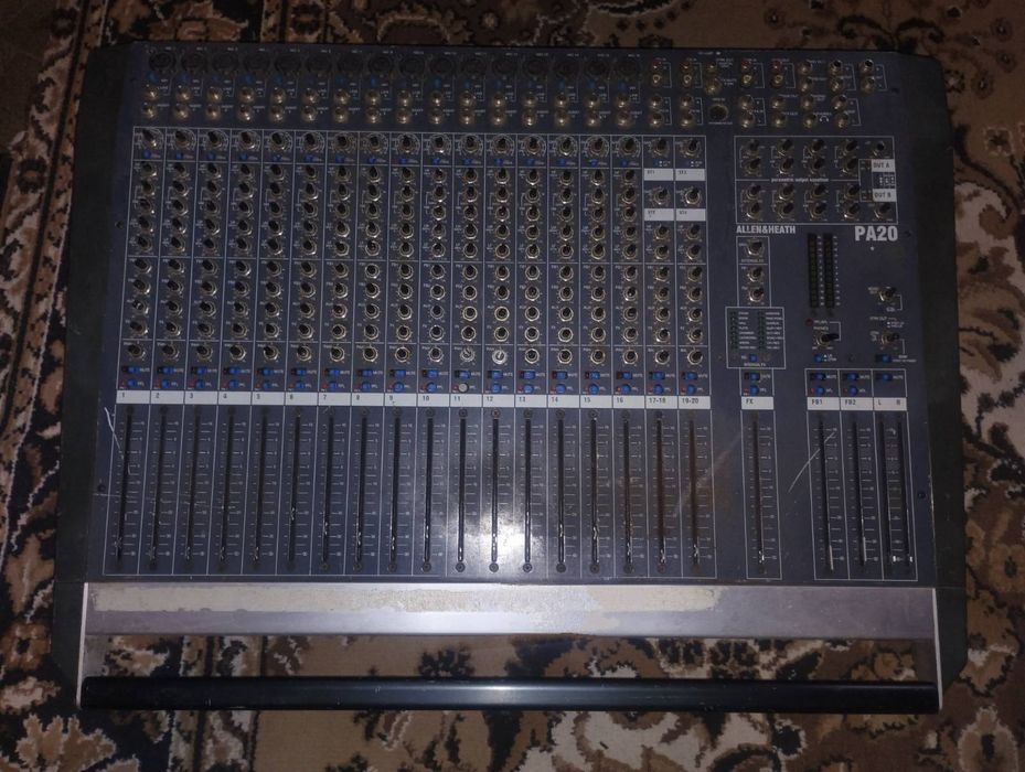 Мікшерний пульт ALLEN & HEATH PA20 на запчастини чи під ремонт