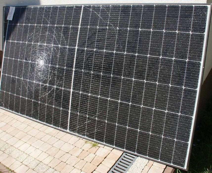 Moduł fotowoltaiczny panel słoneczny USZKODZONY zbity