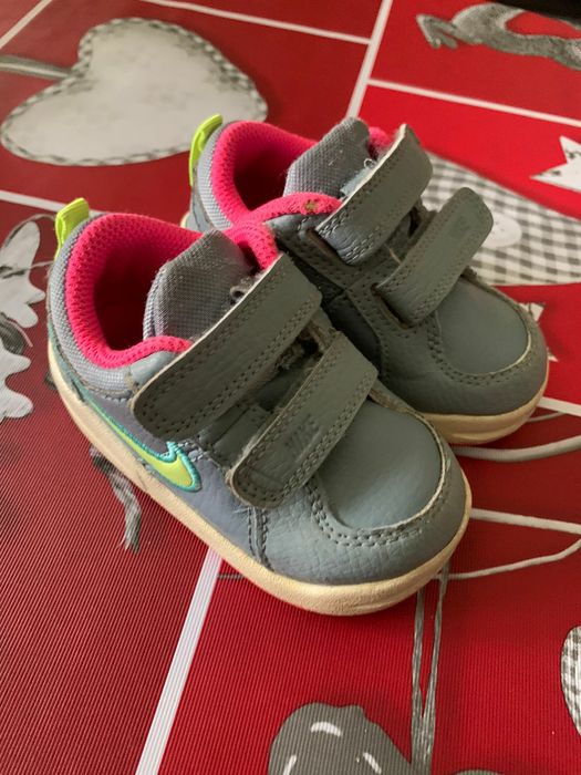 tênis Nike tamanho 21