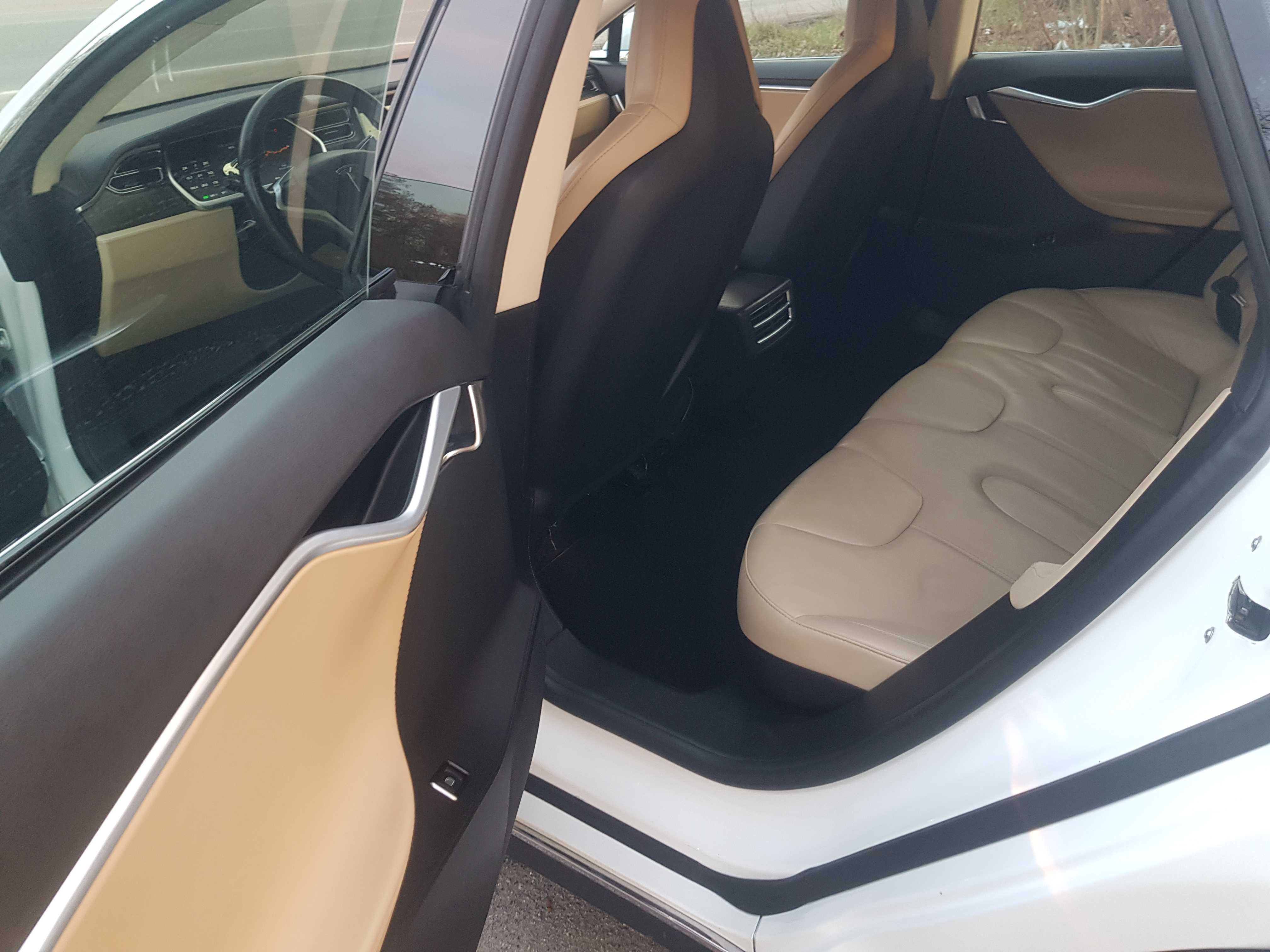 Продам Tesla Model S 85 2013 (intel)