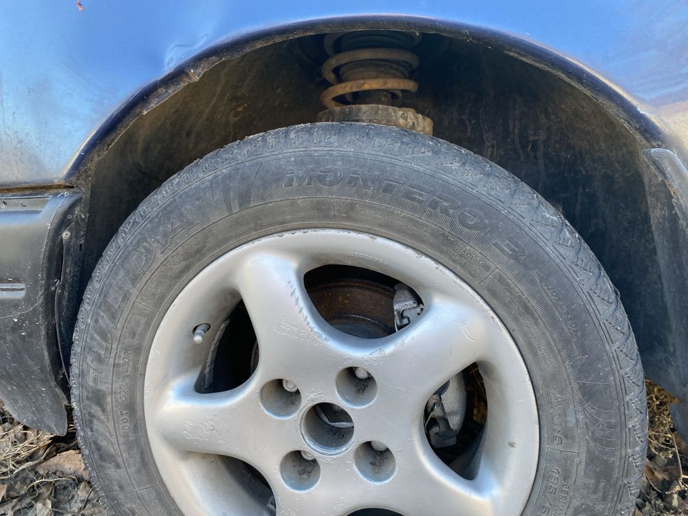 Форд сиерра 1.6 ohc .