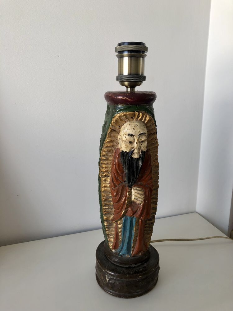 Candeeiro em gesso pintado, figura oriental