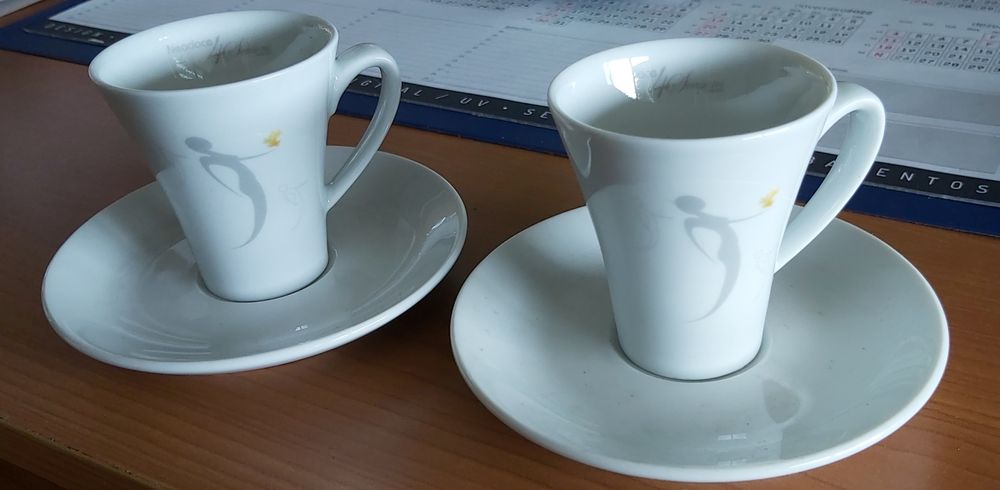 Conjunto 2 chávenas de café (porcelana)