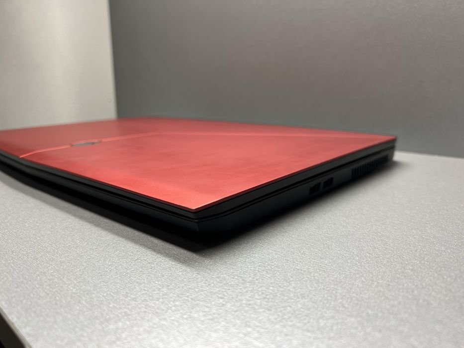 14 Ноутбук Alienware M17 i7-8750H/16/1Tb/RTX2070with Max-Q/17,3/120Hz