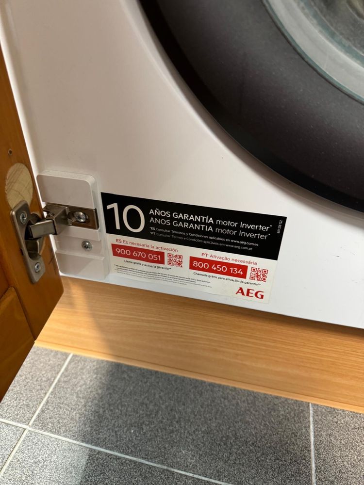 Maquina de lavar roupa de encastre AEG 8kg top da gama da AEG