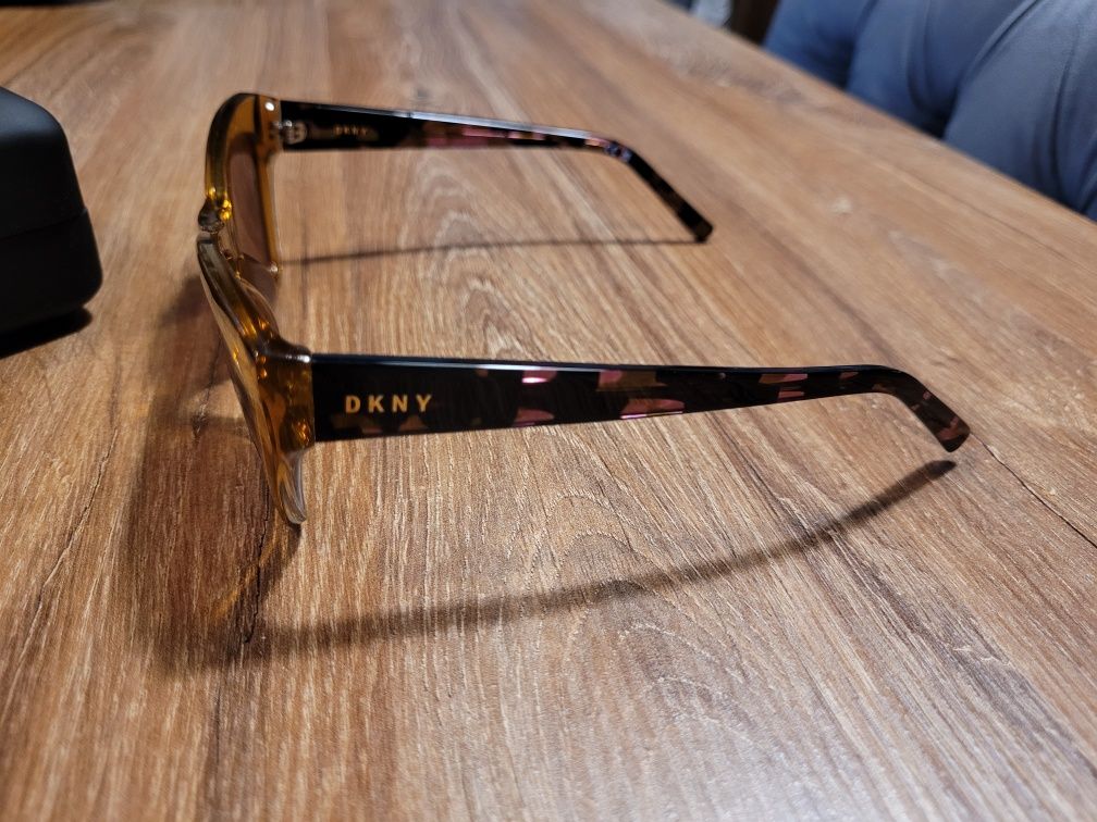 Okulary Przeciwsłoneczne Damskie DKNY DK535S