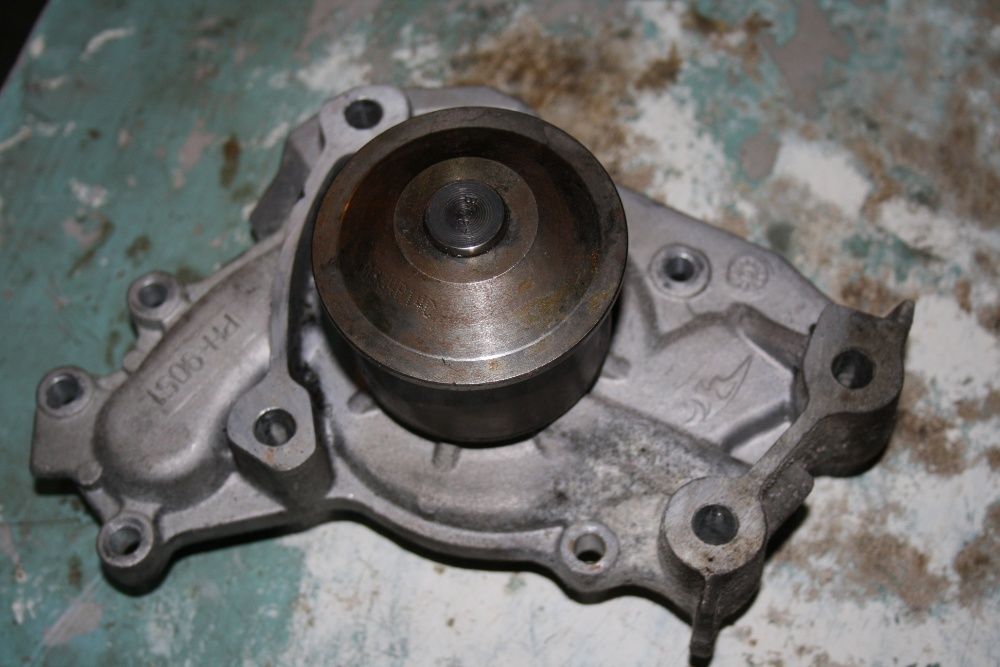 Продам  б/у помпу toyota camry 30 3.0l.