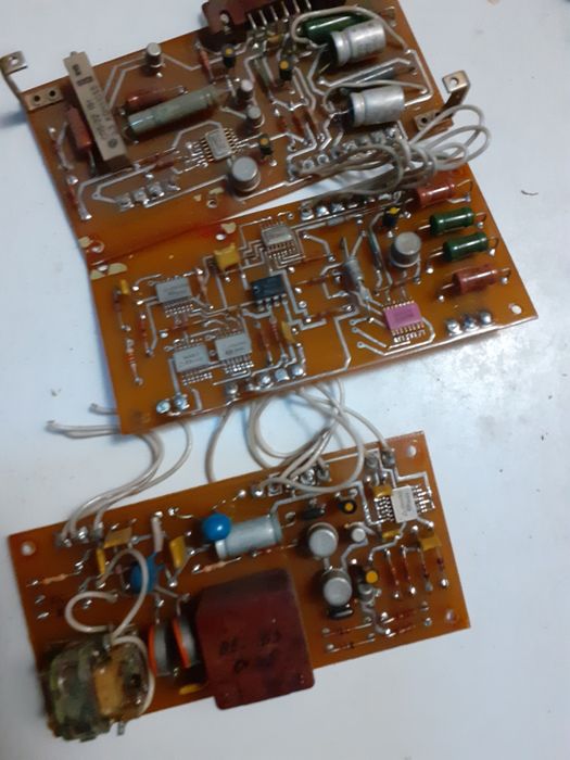 Радіоплати з позолотою є різні пересилаю