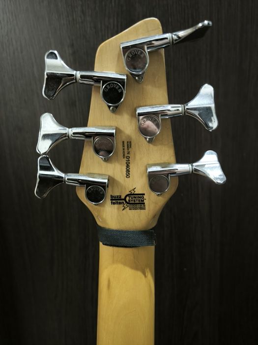 Wahburn xb 600 - 6 струнна бас гітара