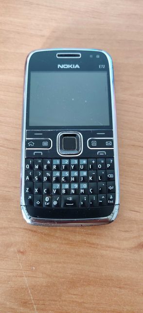 Nokia E72 usado a funcionar