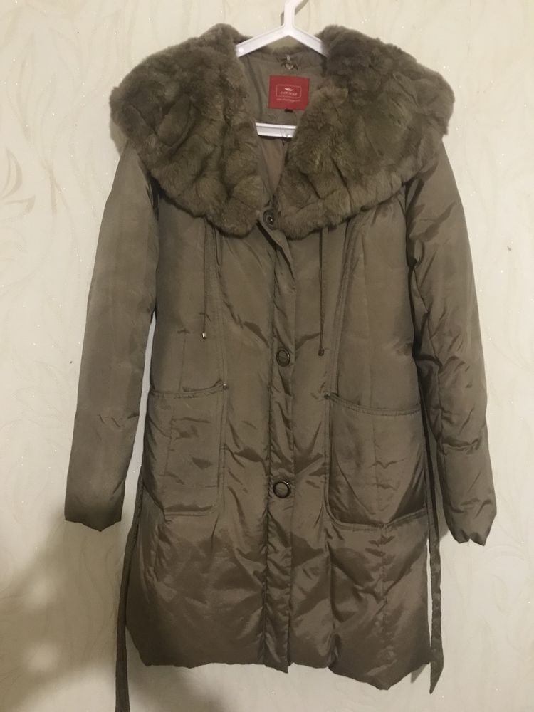 Продам пуховик натуральный