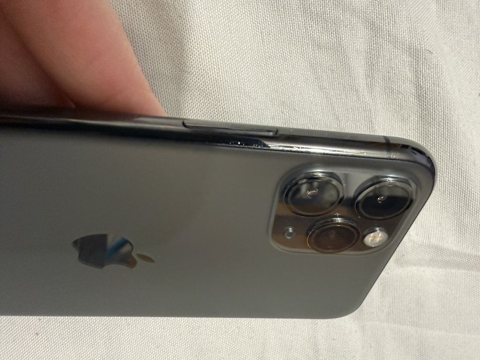 Sprzedam iPhone 11 pro