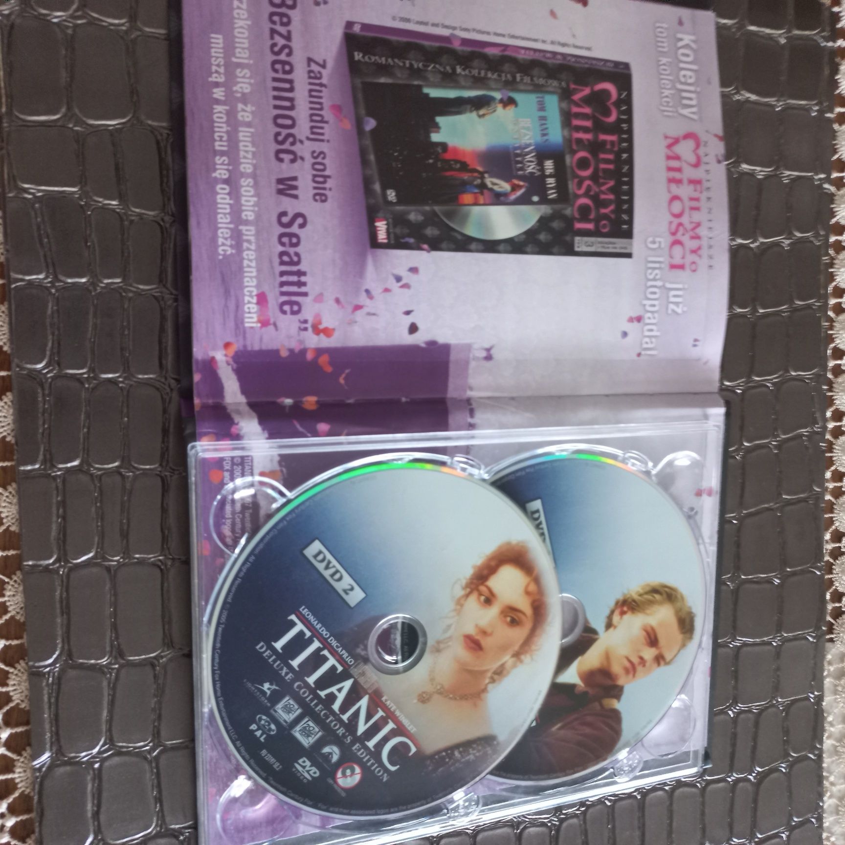 Filmy DVD Dwie płyty w kasecie