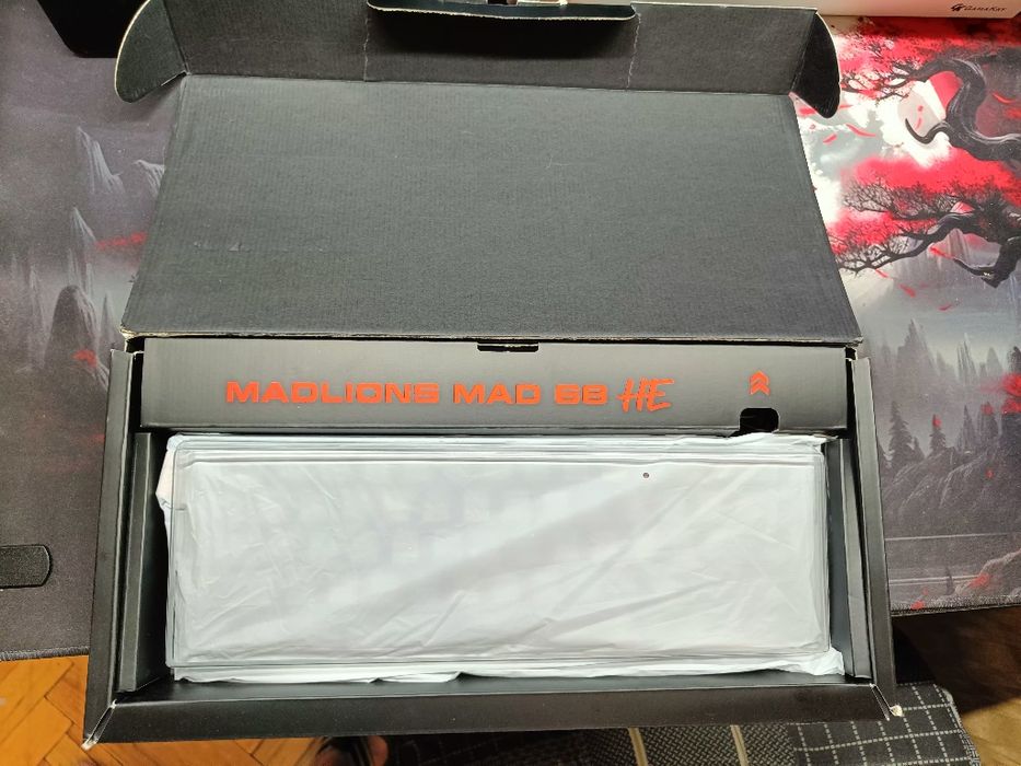 Магнітна клавіатура MAD 68 HE