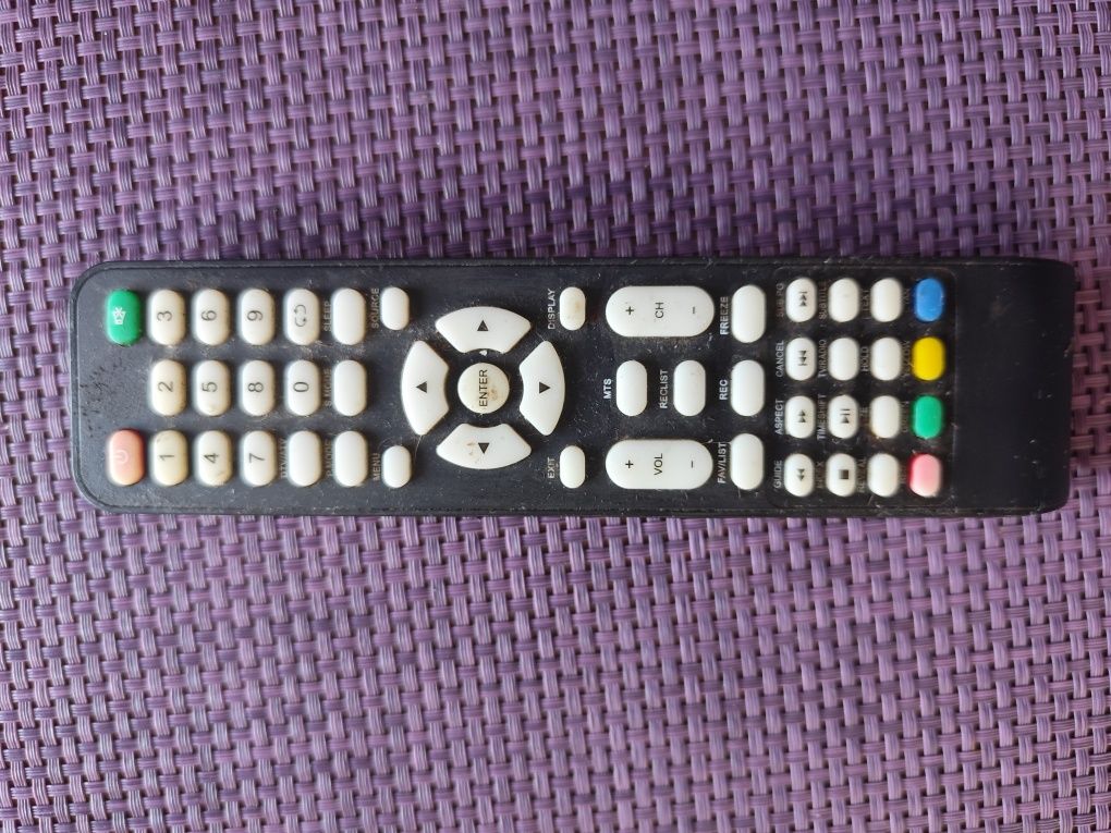 Telewizor Tv LED 39 cali Smart Tech uszkodzony.