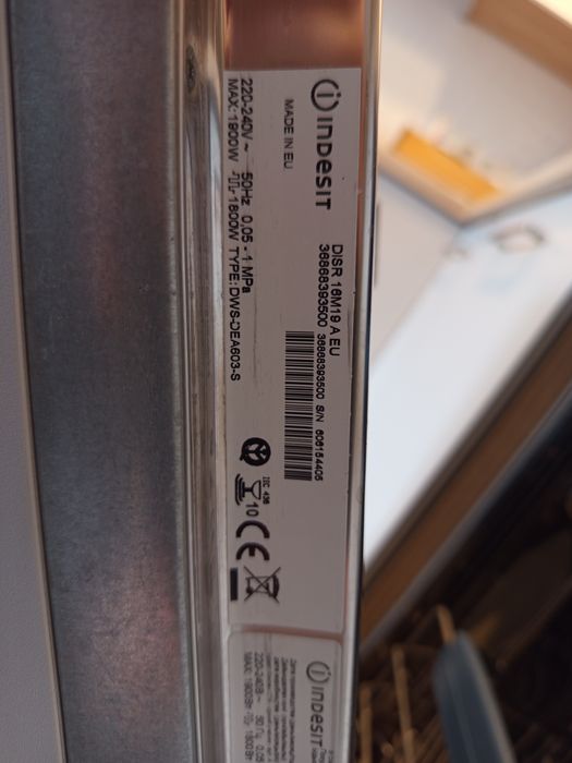 Zmywarka 45 cm do zabudowy Indesit