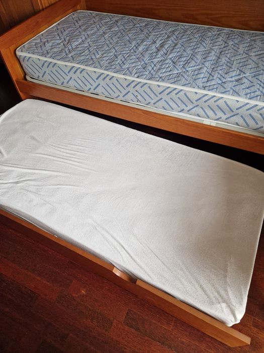 Conjunto Cama dupla solteiro + prateleiras