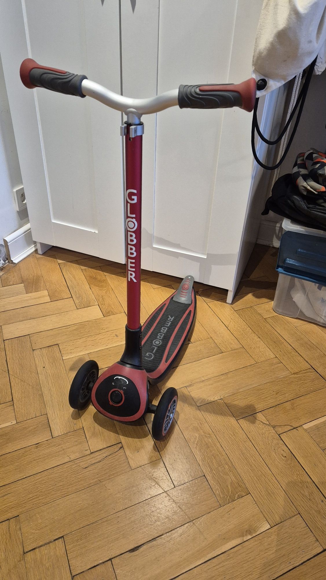Hulajnoga trójkołowa