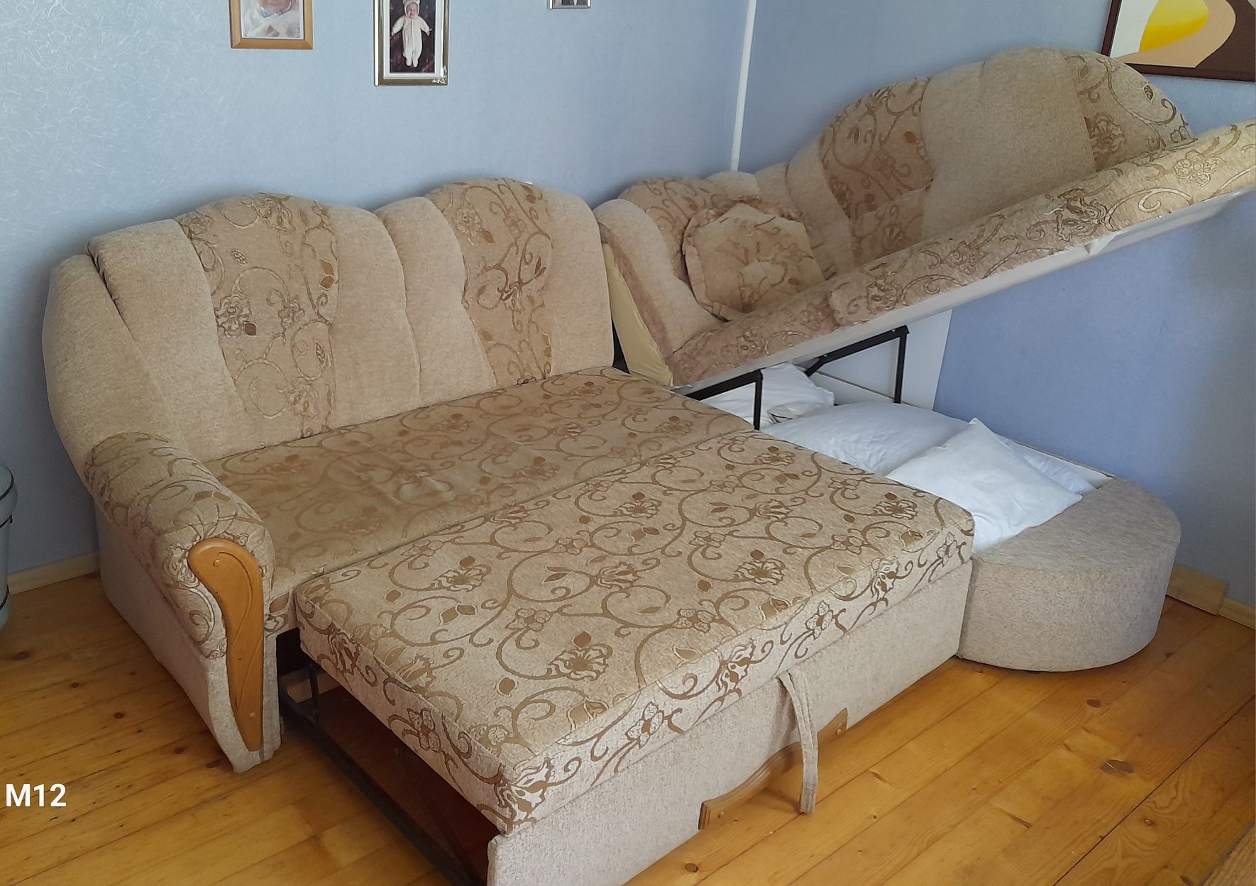 Narożnik z funkcją spania, fotele, pufa, stół
