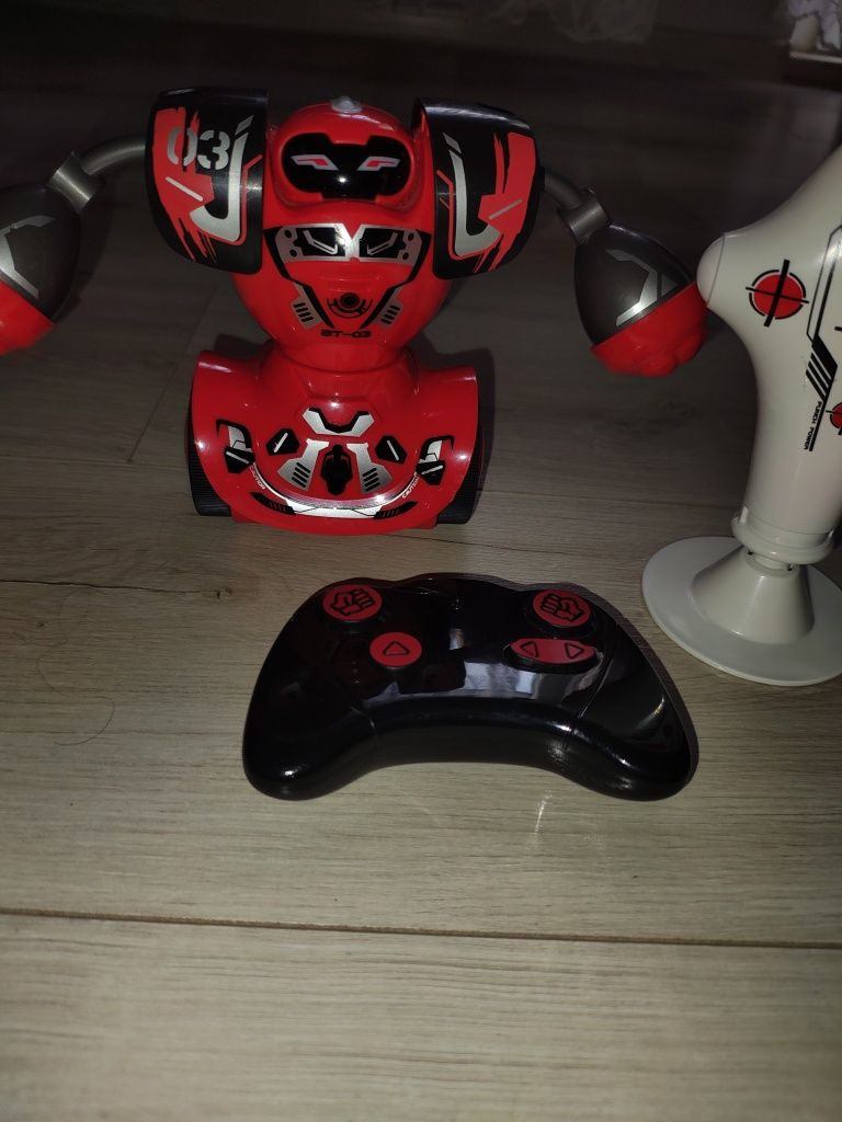 Robot zdalnie sterowany SILVERLIT Robo Kombat Zestaw treningowy