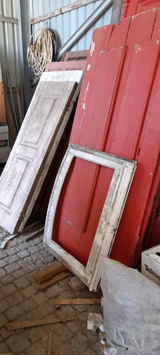 Portas antigas em madeira