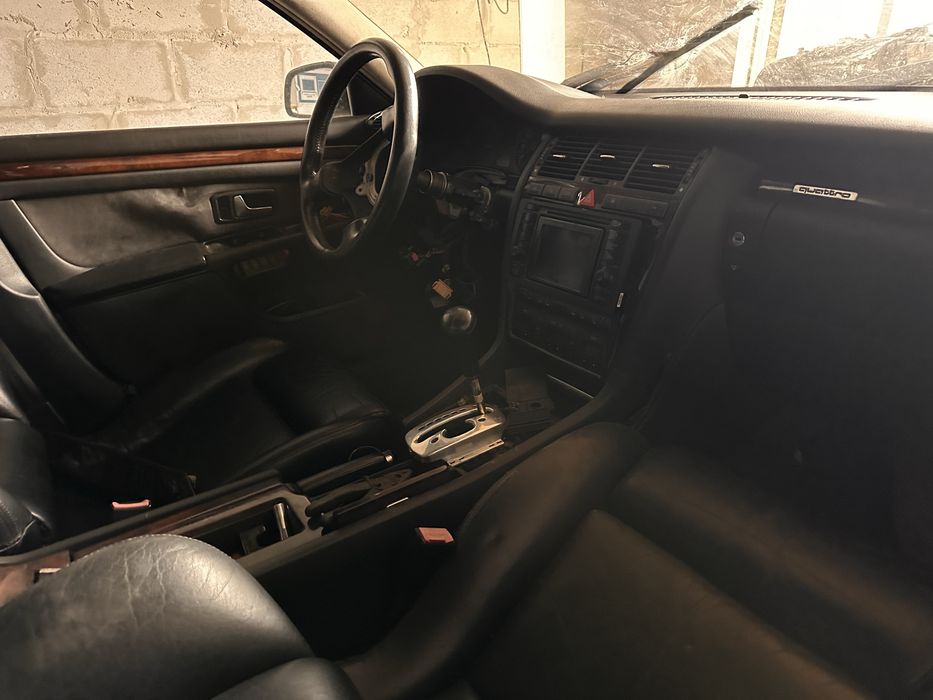 Розбір Audi a8d2 3.3tdi 2001 року