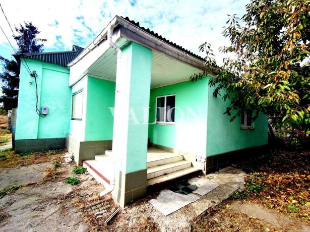 Продается Дом с большим участком 35 км от Киева -с. Рогозов