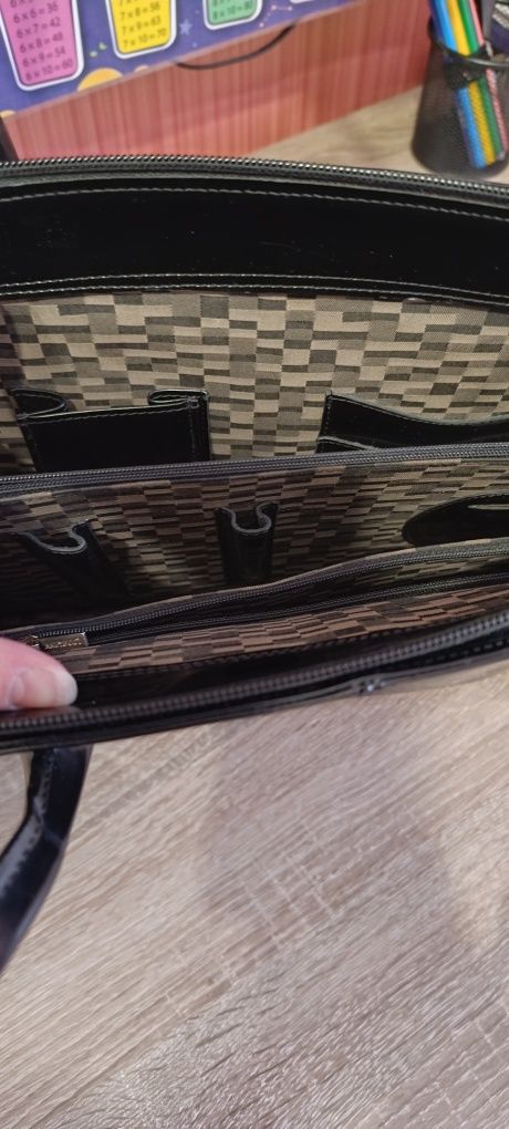 Продам ділову сумку, для документів