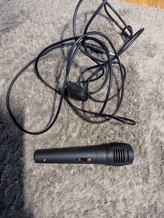 Mikrofon stan uszkodozny.