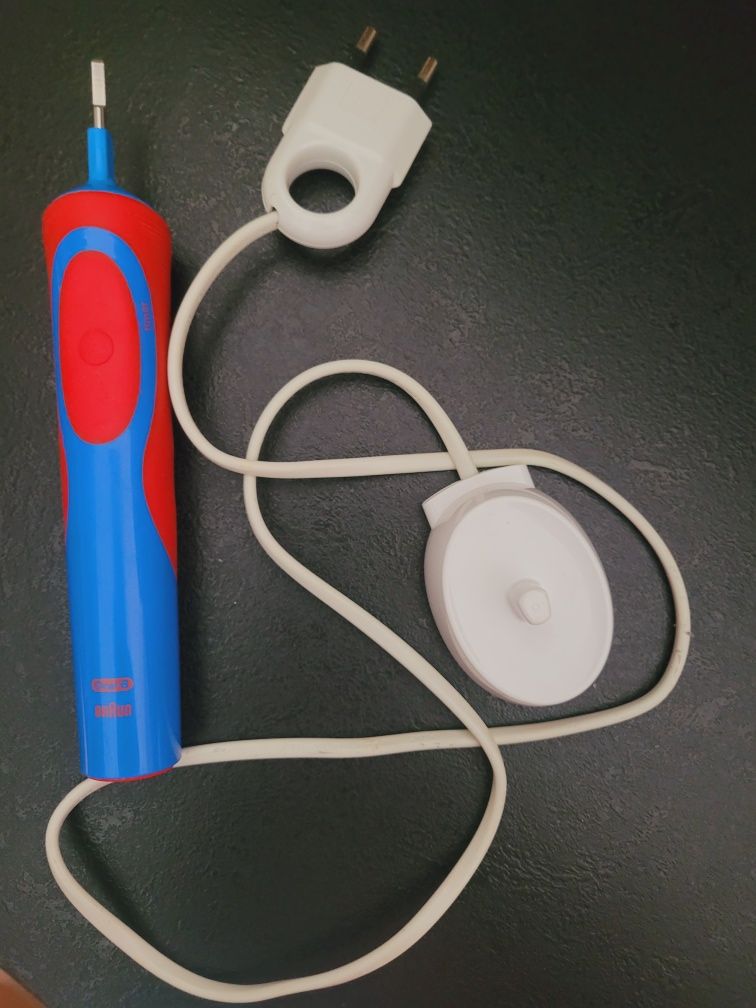 Braun Oral-B Vitality 3709 szczoteczka elektryczna