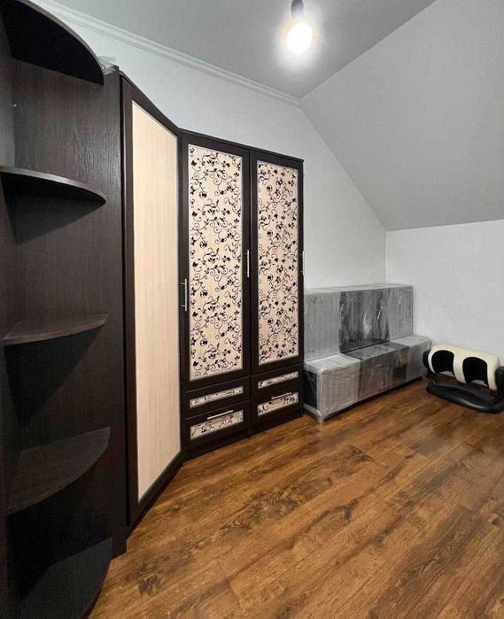 Жилий дім200м2+0,25га.Камін,сонячні панелі,електро/твердопалевний котл