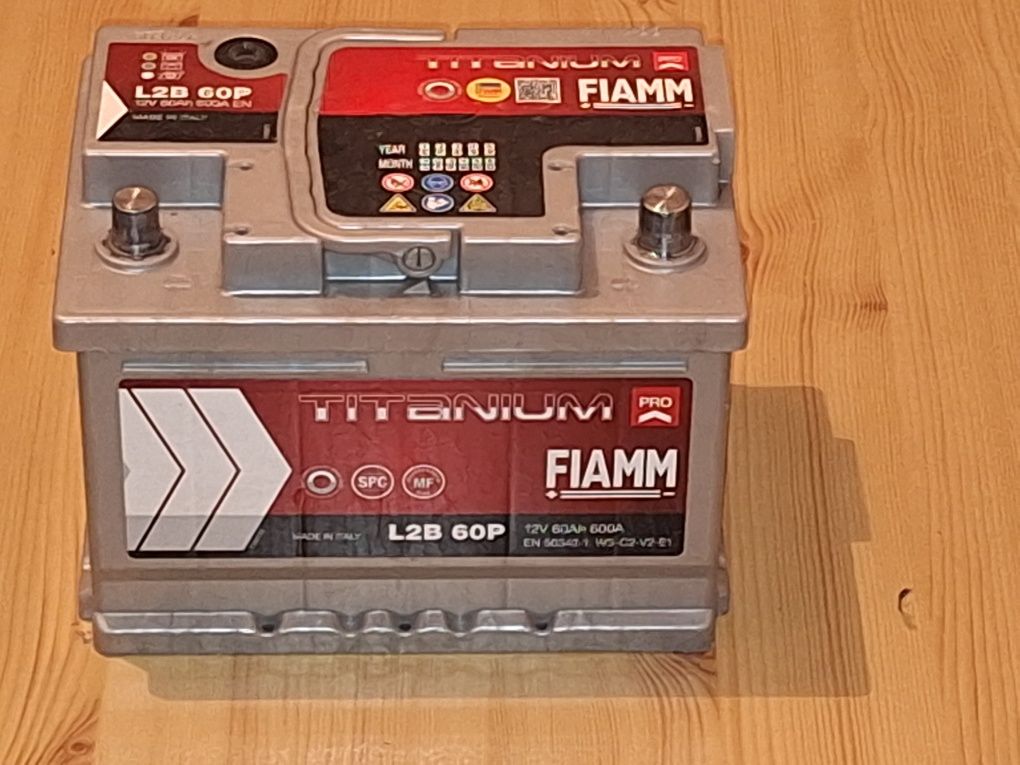 akumulator samochodowy 12v 60AH Fiamm