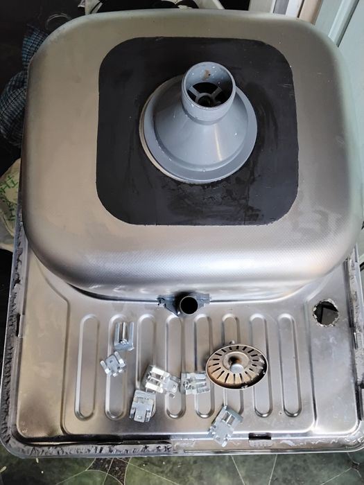 Предлагаю к продаже мойку .