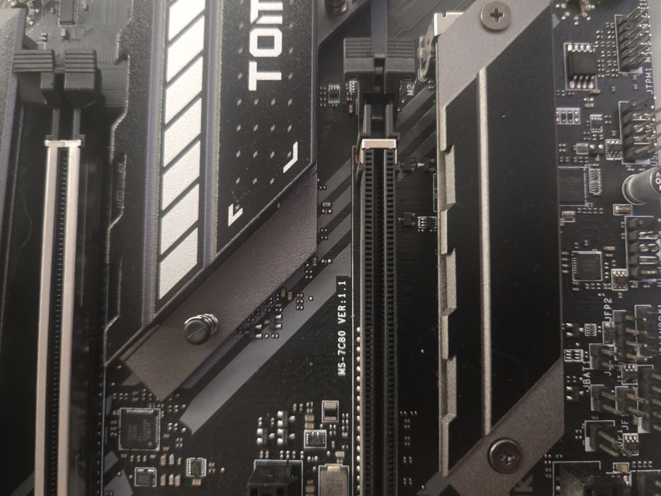 Sprzedam płytę główną Msi Z490 TOMAHAWK (Stan nieznany)