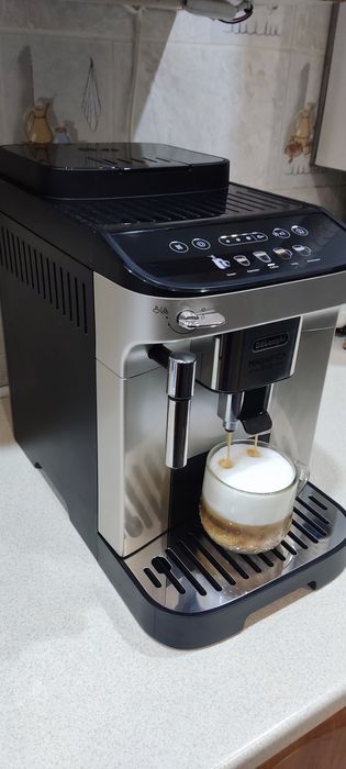 Кофемашина Delonghi Magnifica Evo 2023 год