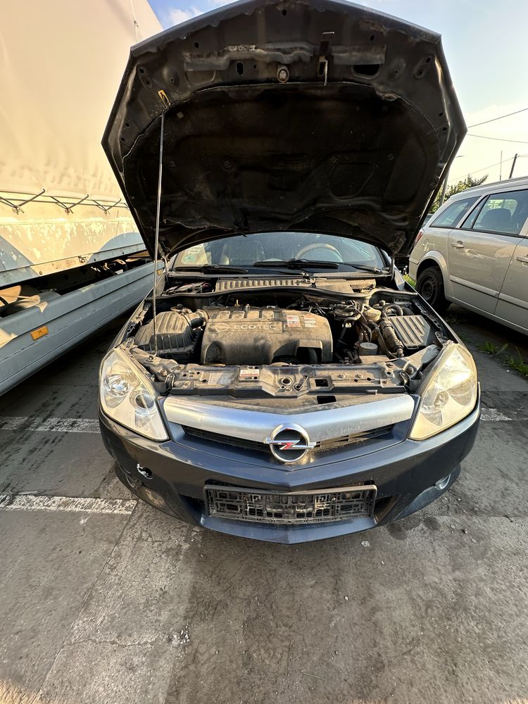 Opel Tigra B Z13DT Cabrio na części 1.3 Tigra B wszystkie części