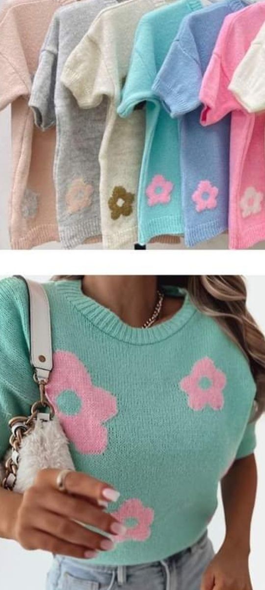 Sweter w kwiatki różowo-szary