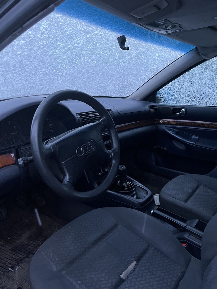 Розборка Audi A4 B5 1.6 бензин