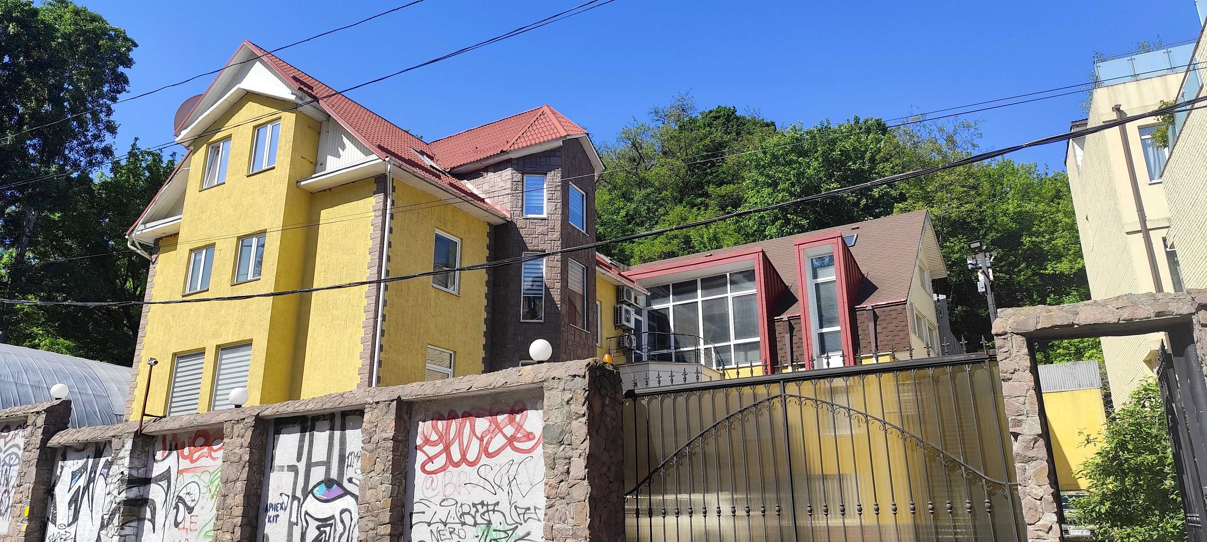 Продаж будинку 746 кв.м. під офіс, представництво. 7,5 соток. Без %