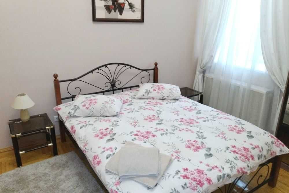 Продаж двокімнатної квартири на бульварі Лесі Українки, 9В