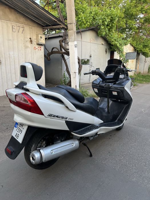 Макси скутер Suzuki Skywave 250сс