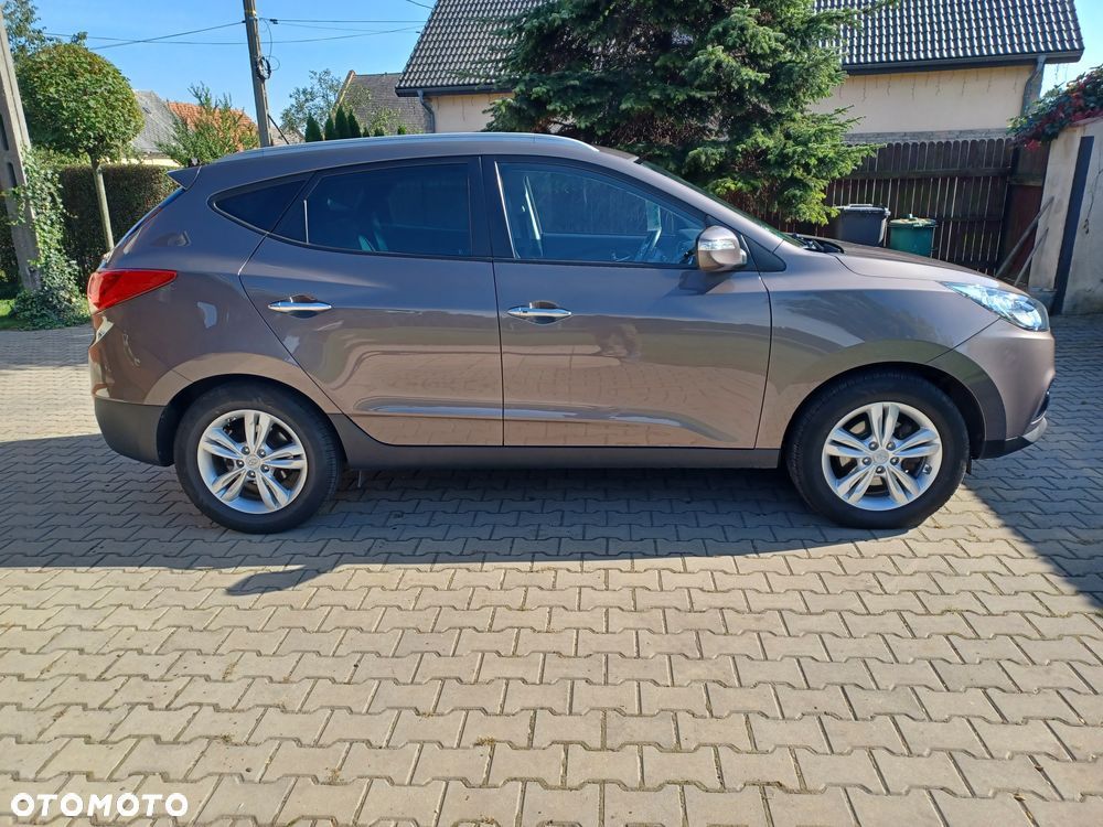 Hyundai ix35 2.0crdi kamera , skóra ,4x4