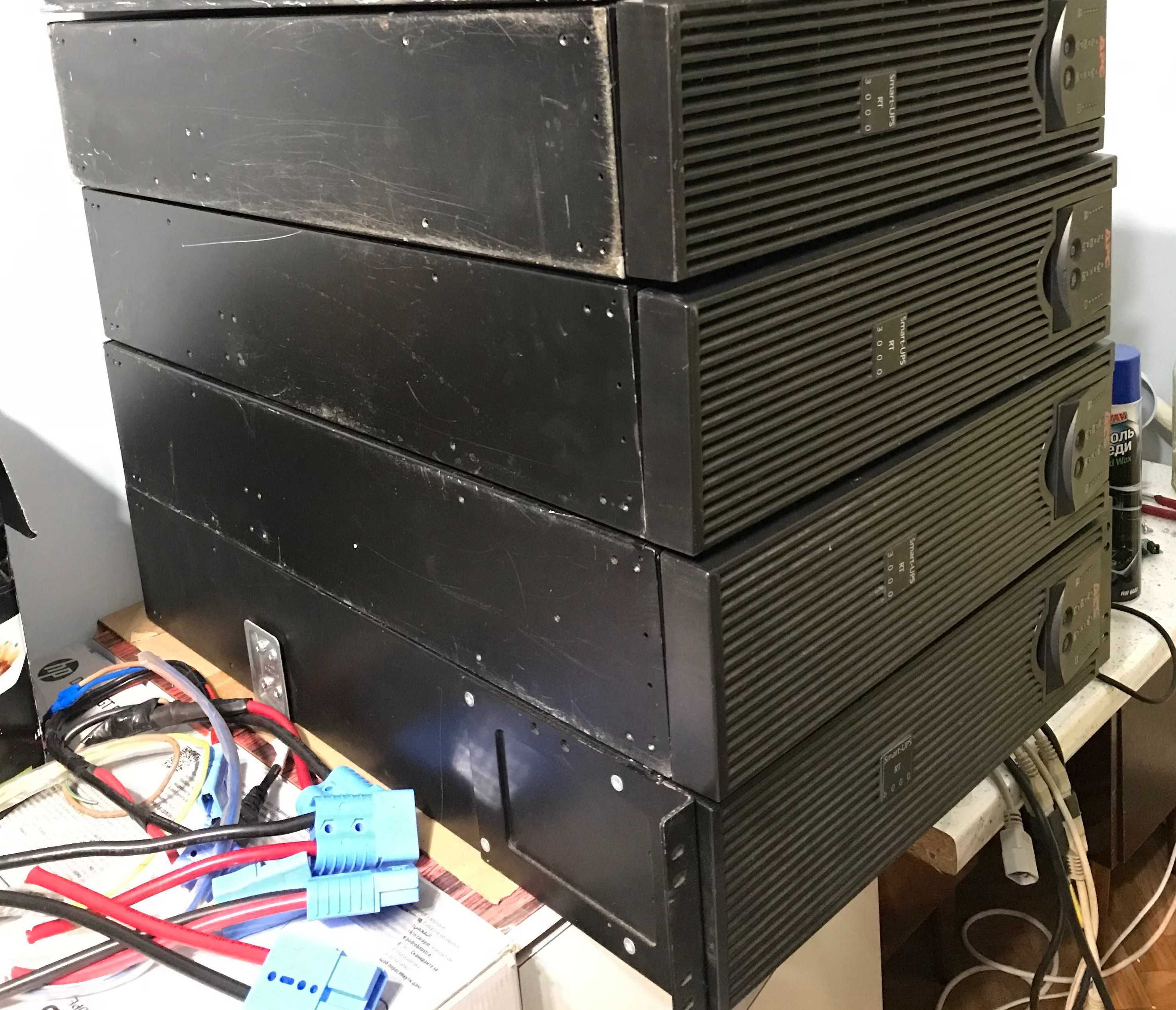 бесперебойник ИБП APC Smart-UPS RT3000XLI