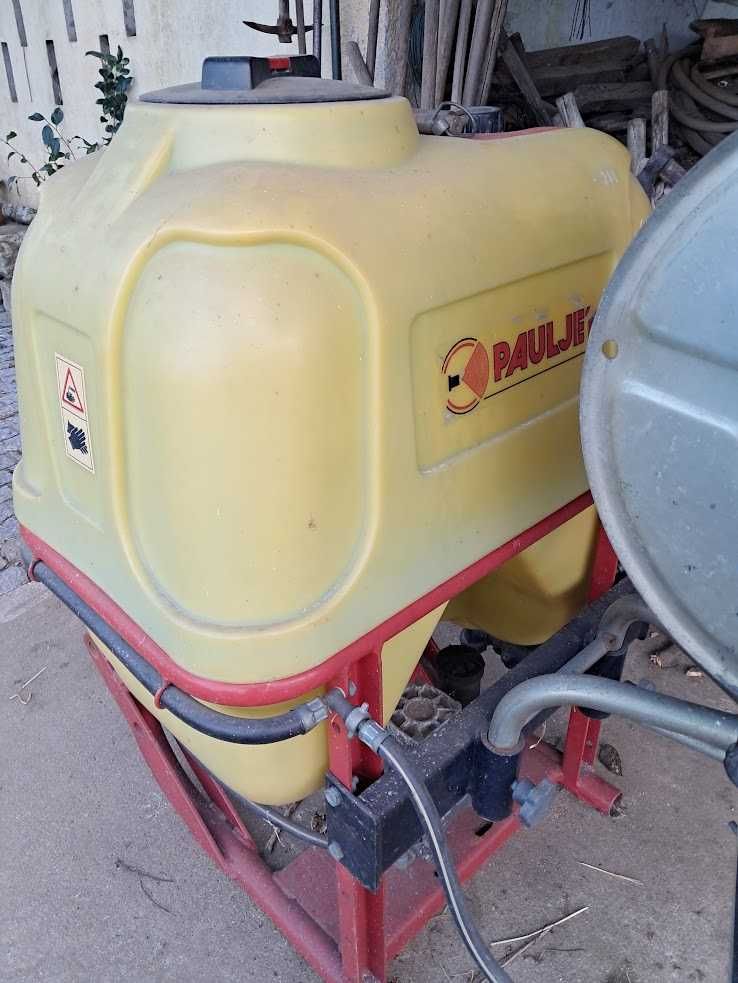 Pulverizador Tomix 200 lt.