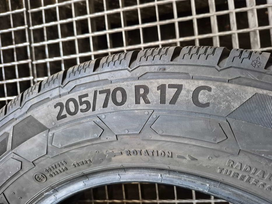 CONTINENTAL  Van Contact Winter 205/70R17C   8,5mm.
