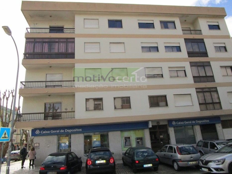 T3 no coração de Mem Martins. A poucos minutos da Estação de Comboios.