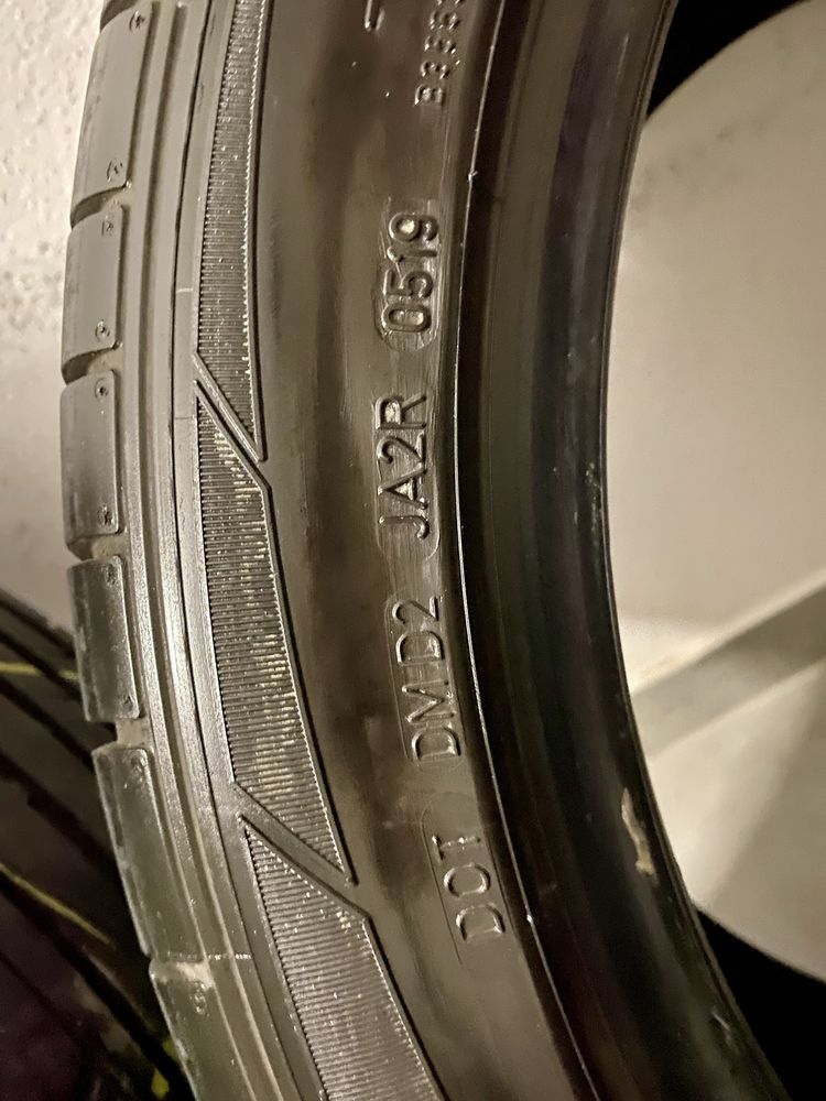 Opony letnie 5mm Dunlop 2x 275/40/19 z 2019r