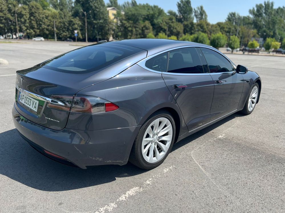 Tesla Model S 75D