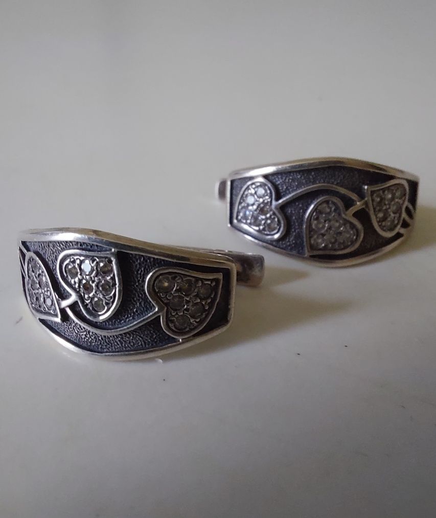 Серебро, серебряные серьги.